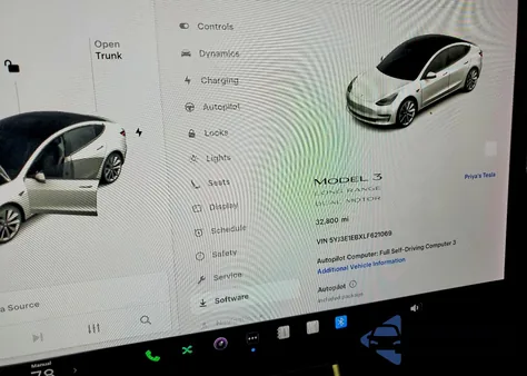 2020 Tesla Model 3 z USA, uszkodzony, nr VIN 5YJ3E1EBXLF621069